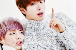 Jin BTS định bóc mẽ tật ngủ khác thường của V nhưng lại nhận kết đắng