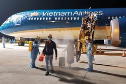 Trở về quê hương thời Covid-19: Chuyến bay đáng nhớ và chuyện của 14 ngày cách ly
