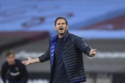 HLV Lampard nguy cơ 'sa thải' nếu Chelsea thua MU