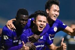 Lội ngược dòng trước Bình Dương, Hà Nội chiếm ngôi đầu