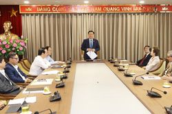 Bí thư Thành ủy Vương Đình Huệ đề nghị các kiến trúc sư hiến kế phát triển đô thị Thủ đô
