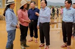 Bộ GD&ĐT kêu gọi các nhà xuất bản, nhà hảo tâm cung cấp sách vở cho học sinh vùng lũ lụt miền Trung