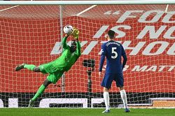 Hòa Chelsea, MU có lý do để tiếc nuối