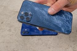 Thử nghiệm thả rơi iPhone 12 và iPhone 12 Pro và cái kết khó tin