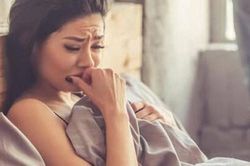 Đau đớn kinh hoàng sau lần đầu làm 'chuyện ấy', tôi sợ hãi mỗi khi ngủ với chồng