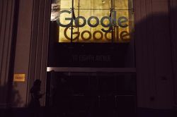 Google chi 8-12 tỷ USD cho Apple mỗi năm