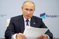 Tổng thống Putin phản bác ông Trump