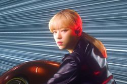TWICE quay về thập niên 1980 trong MV mới