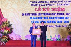 Trường Cao đẳng Y tế Hà Đông đón nhận Bằng khen của Thủ tướng Chính phủ