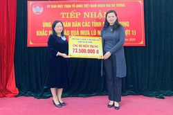 Quận Hai Bà Trưng: Tiếp nhận gần 900 triệu đồng ủng hộ đồng bào miền Trung khắc phục hậu quả mưa lũ (đợt 1)