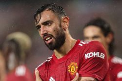 Dấu hiệu bất ổn ở MU: Bruno Fernandes hậm hực vì Ole thay đổi chiến thuật