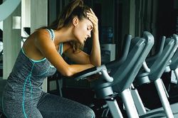 Giảm nhẹ triệu chứng, người bệnh nên và không nên tập gì khi bị cảm cúm?