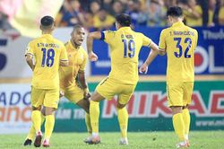 Chiếc vé rớt hạng tùy thuộc vào... 'kẻ thứ 3'