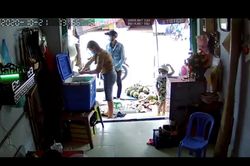 Lại xuất hiện clip nam thanh niên xúi bé trai trộm điện thoại ở TP.HCM