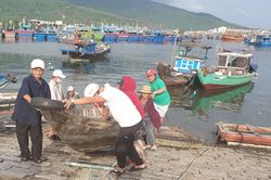 Lũ chưa qua lại lo bão đến