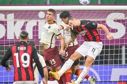 Milan 3-3 Roma: Ibrahimovic lập cú đúp, Milan vẫn mất điểm đáng tiếc