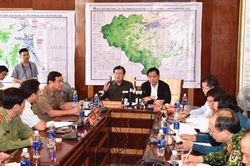 Phó Thủ tướng Trịnh Đình Dũng chỉ đạo ứng phó bão số 9 tại tiền phương