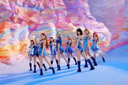 TWICE và màn comeback 'thê thảm': Lượt nghe độc nhất thấp kỷ lục, thứ hạng các ca khúc thua xa BLACKPINK