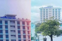 Đà Nẵng: Bảng tên trường đại học bị bão cuốn bay, sinh viên nhờ cộng đồng mạng tìm hộ