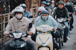 Hà Nội đêm nay trời trở lạnh, mưa rào vài nơi