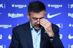 Chủ tịch Barca: 'Họ xúc phạm gia đình tôi'