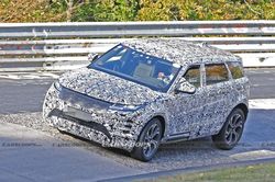 Range Rover Evoque bản trục cơ sở kéo dài bị lộ ảnh chạy thử