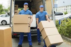 Những lưu ý khi lựa chọn đơn vị vận chuyển đồ đạc bạn cần biết