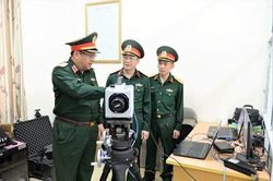 Phó đô đốc Phạm Hoài Nam kiểm tra, làm việc tại Viện Thuốc phóng Thuốc nổ