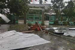 Thừa Thiên Huế: Huyện miền núi Nam Đông tan hoang sau bão số 9
