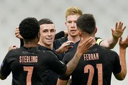 Vùi dập Marseille, Man City xây chắc ngôi đầu