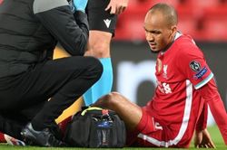 Sau Van Dijk, Liverpool choáng váng chấn thương của Fabinho