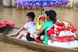 Cộng đồng người Việt Nam tại Malaysia hướng về miền Trung