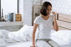 Nếu có 1 trong 5 dấu hiệu này sau khi uống nước, không hỏng thận cũng dễ mắc tiểu đường