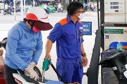 Điều hành linh hoạt giá xăng dầu, tạo dư địa cuối năm