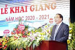 'Con đường thành bác sĩ giỏi không trải đầy hoa, mà thấm đẫm mồ hôi, nước mắt'