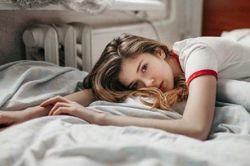 Nghi vợ ngoại tình chỉ vì vợ muốn sinh 1 con, nhưng lý do ngại sinh thêm con khiến chồng bất ngờ