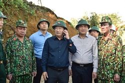 Phó Thủ tướng Trịnh Đình Dũng trực tiếp chỉ đạo cứu hộ tại Nam Trà My