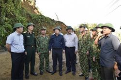 Khẩn trương thông đường thực hiện nhiệm vụ tìm kiếm người mất tích