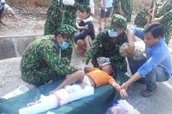 Tiếng khóc xé lòng của bé gái trong vụ sạt lở đất ở Trà Leng