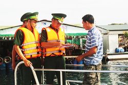 Xử lý vi phạm 30 phương tiện thủy nội địa