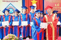 Trường Trung cấp Nghề Diên Khánh: Học sinh tốt nghiệp loại giỏi đạt 12,5%