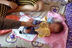 Phát hiện một bé trai bị bỏ rơi tại xã Thanh An