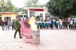 Huyện Yên Châu: Tập huấn PCCC & CNCH cho gần 200 cán bộ, giáo viên, học sinh