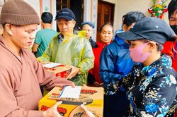Các chùa cứu trợ vùng lũ