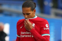 Van Dijk có thể nghỉ thi đấu 9 tháng