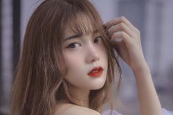 Hot girl Hà thành: 'Hãy kiếm tiền trước sự già đi của bố mẹ'