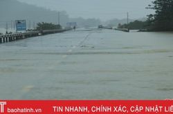 Quốc lộ 1A đoạn qua Hà Tĩnh ngập sâu