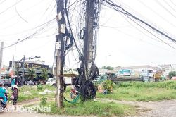 Chằng chịt dây cáp viễn thông