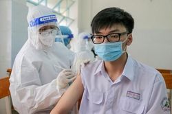 Các địa phương nâng cao cảnh giác, đẩy nhanh tiêm chủng vắc-xin phòng Covid-19