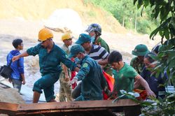 Đưa chuyên gia địa chất đến Trà Leng hỗ trợ tìm người mất tích
